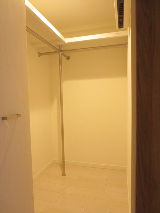 物件内観写真10　(収納)