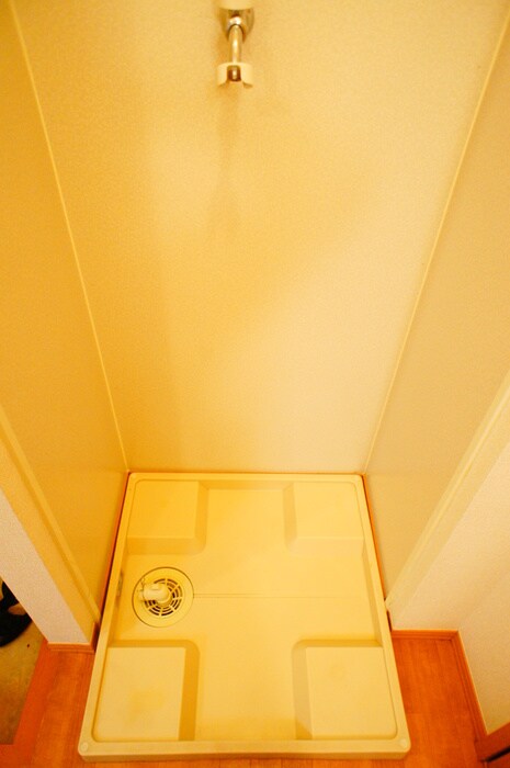 物件内観写真13　(洗濯機置場)