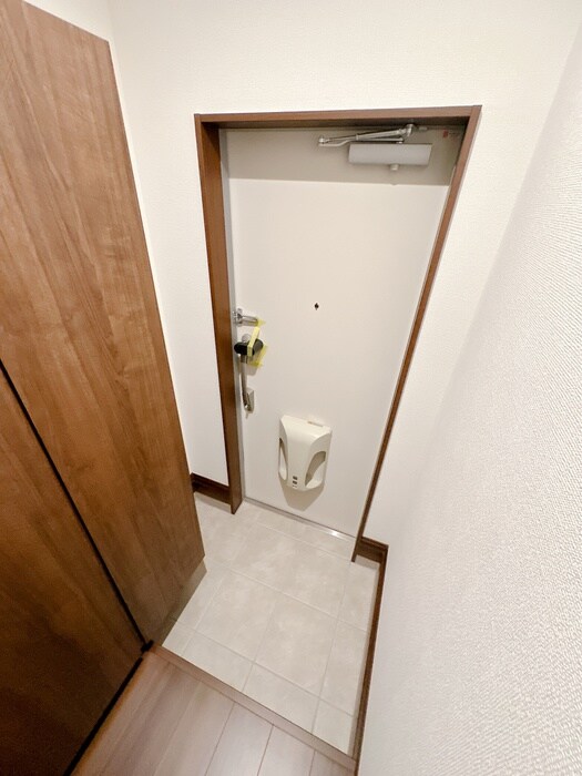物件内観写真17　(玄関)