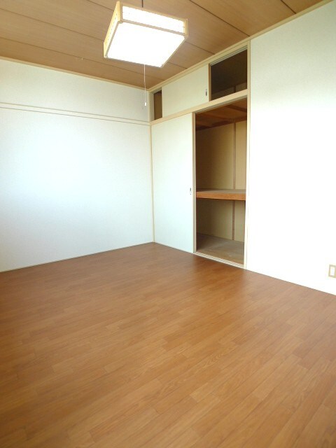 物件内観写真6　(収納)