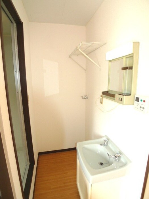 物件内観写真11　(洗面)