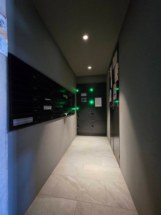 物件外観写真5　(エントランス部分)