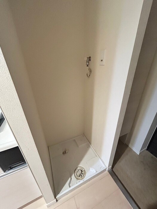物件内観写真16　(洗濯機置場)