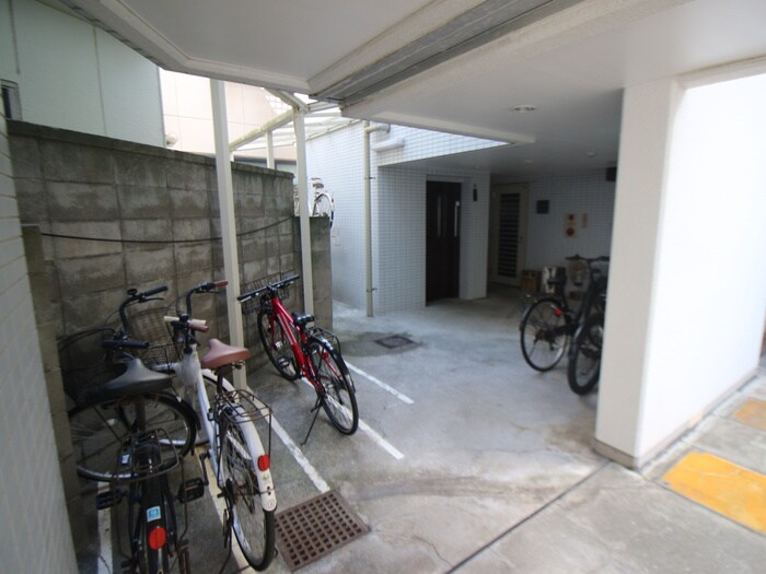 物件外観写真6　(駐輪場)