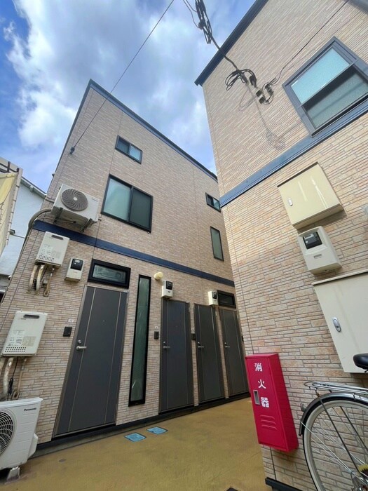 物件外観写真2　(外観写真)