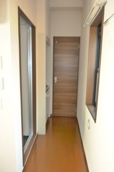 物件内観写真11　(廊下)