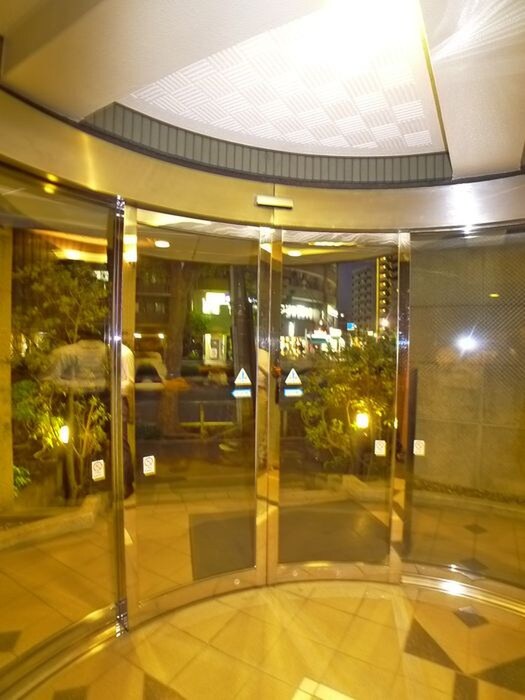 物件外観写真5　(エントランス部分)