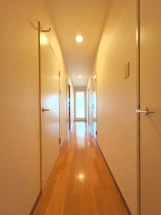 物件内観写真17　(廊下)