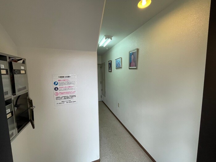 物件外観写真5　(エントランス部分)