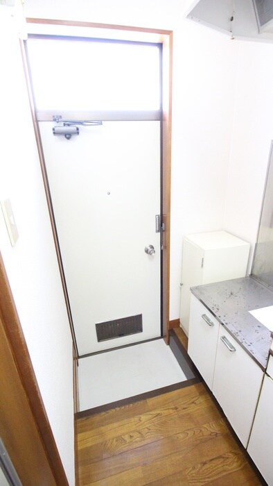 物件内観写真16　(玄関)