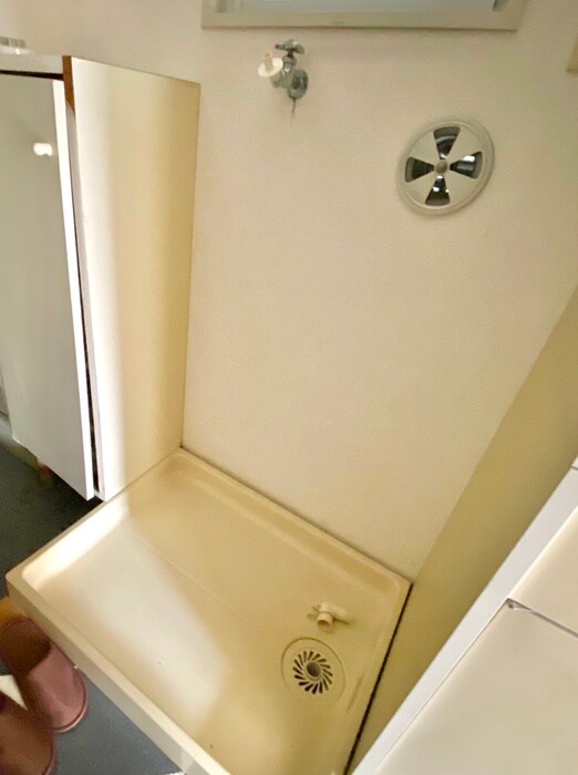 物件内観写真13　(洗濯機置場)