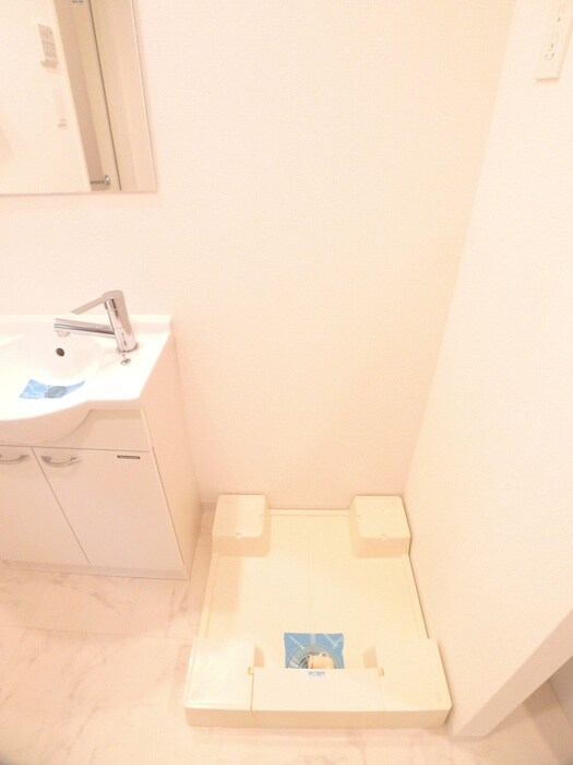 物件内観写真13　(洗濯機置場)