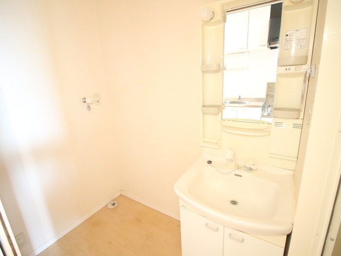 物件内観写真17　(洗濯機置場)