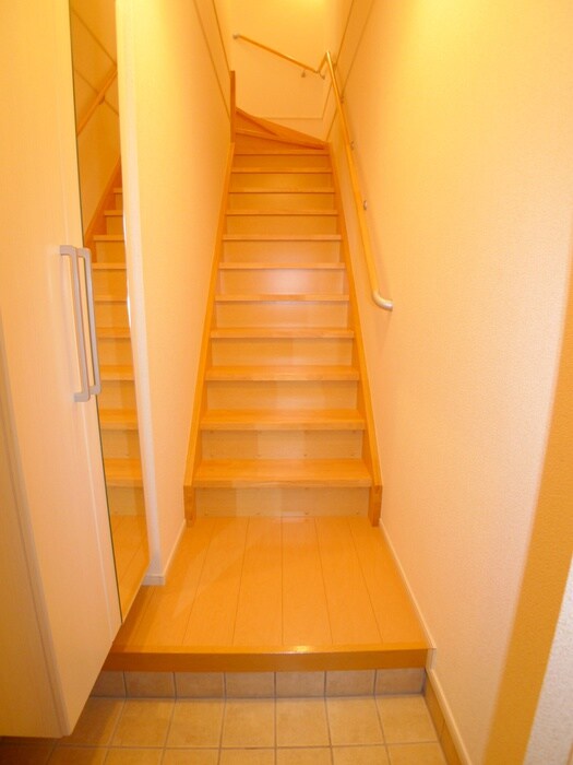 物件内観写真18　(玄関)