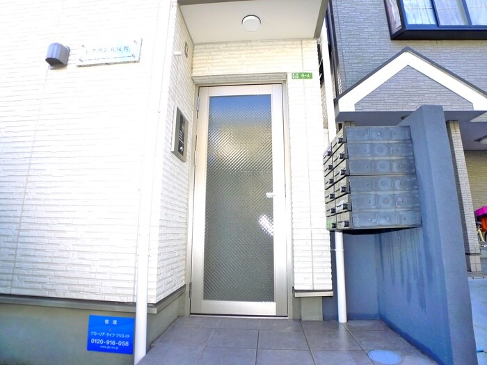 物件外観写真2　(エントランス部分)