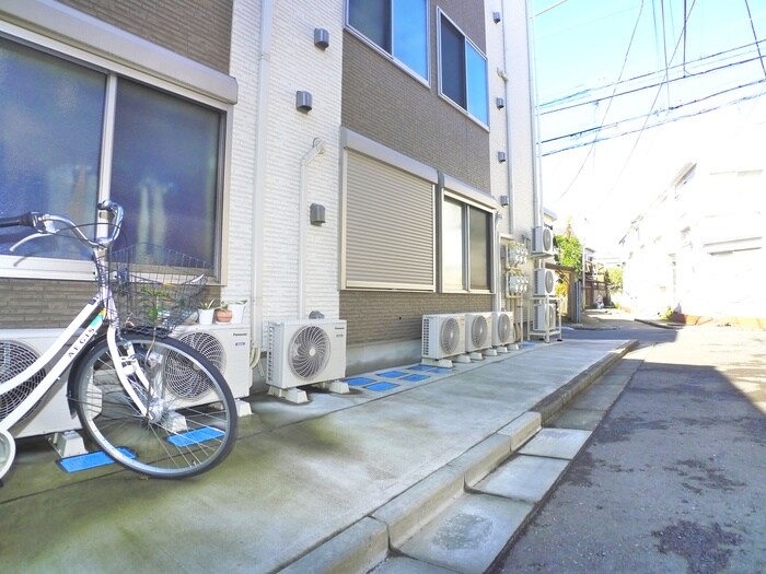 物件外観写真4　(駐輪場)
