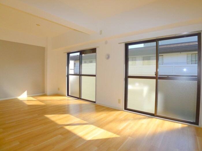 物件内観写真9　(室内からの展望)