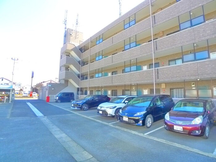 物件外観写真6　(駐車場)