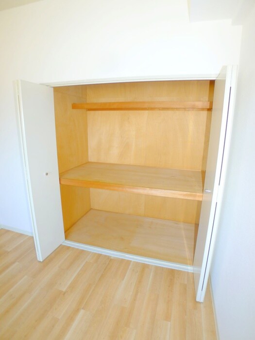 物件内観写真12　(収納)