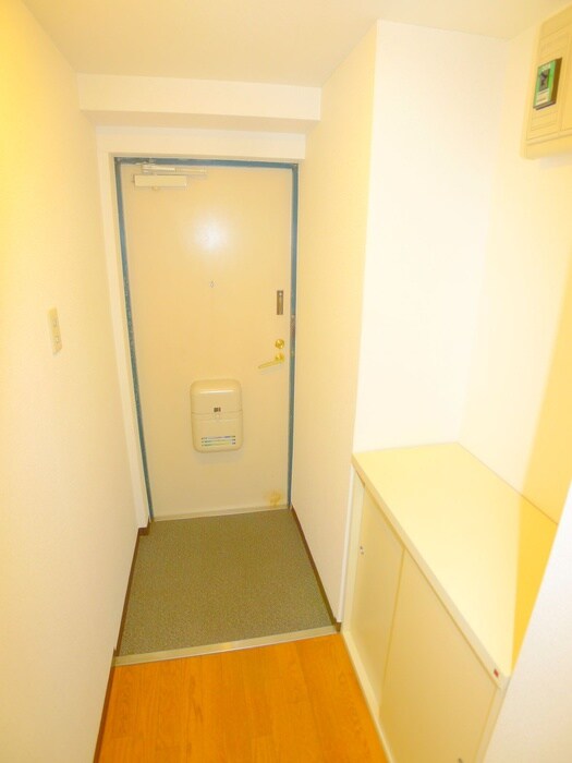 物件内観写真16　(玄関)