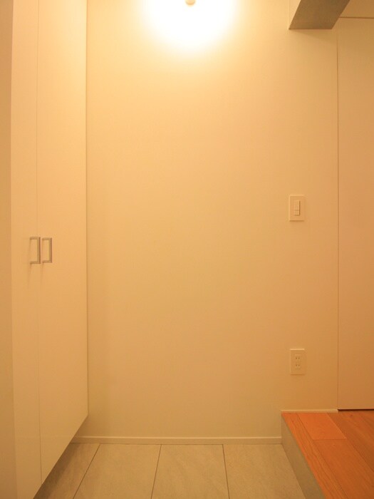 物件内観写真4　(玄関)