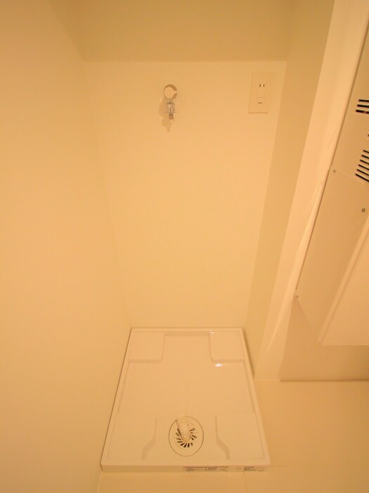 物件内観写真11　(洗濯機置場)