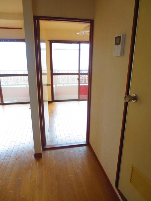 物件内観写真12　(廊下)