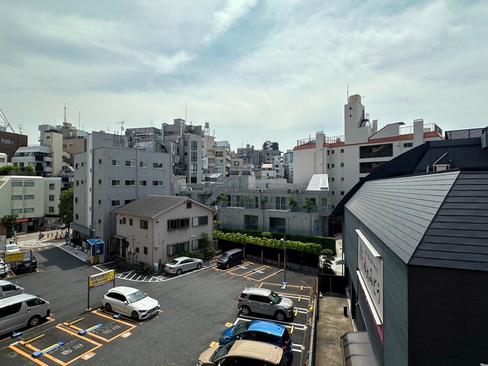 物件内観写真16　(室内からの展望)