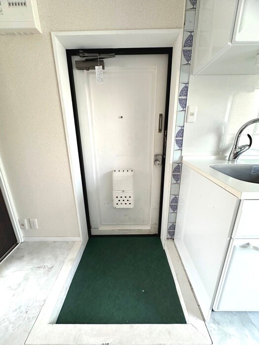 物件内観写真17　(玄関)