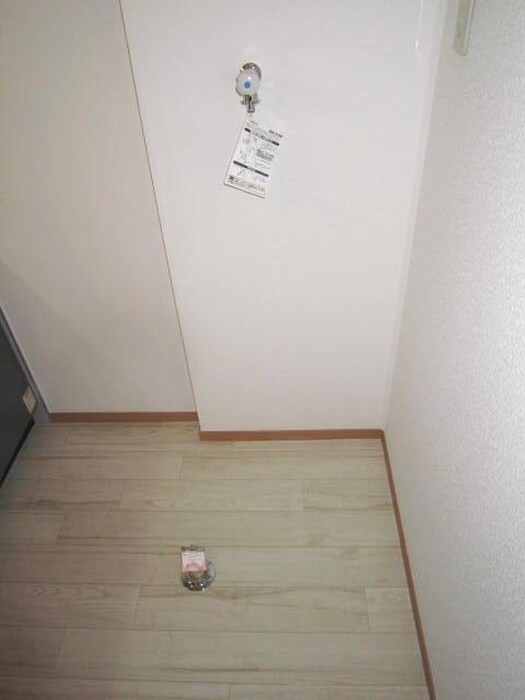 物件内観写真16　(洗濯機置場)