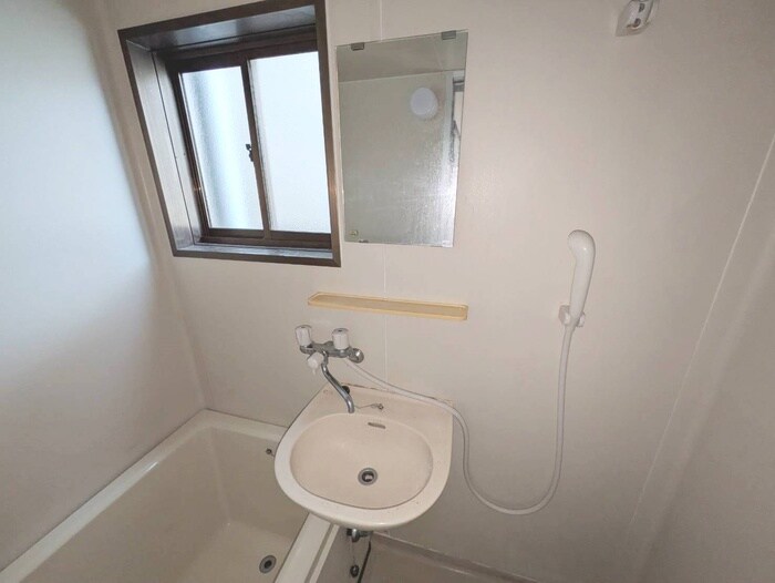 物件内観写真9　(洗面)