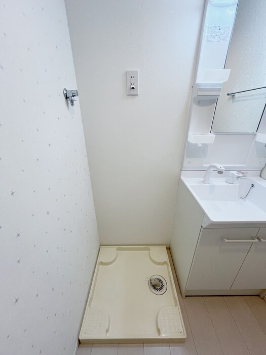 物件内観写真12　(洗濯機置場)