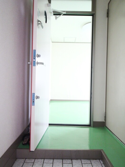 物件内観写真10　(玄関)