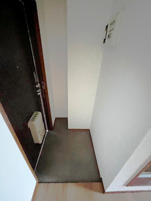 物件内観写真11　(玄関)