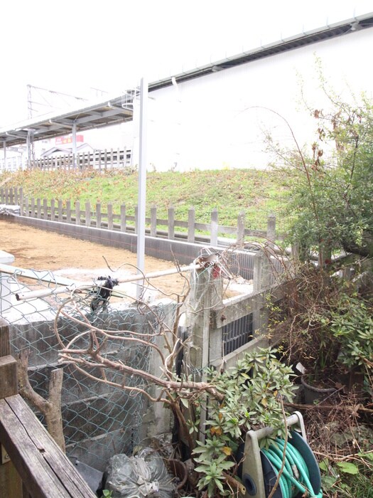 物件内観写真11　(室内からの展望)