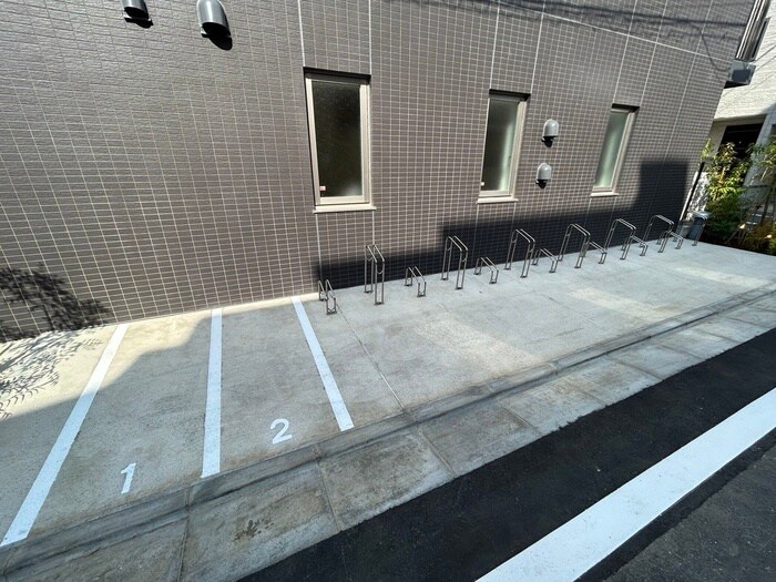 物件外観写真4　(駐輪場)