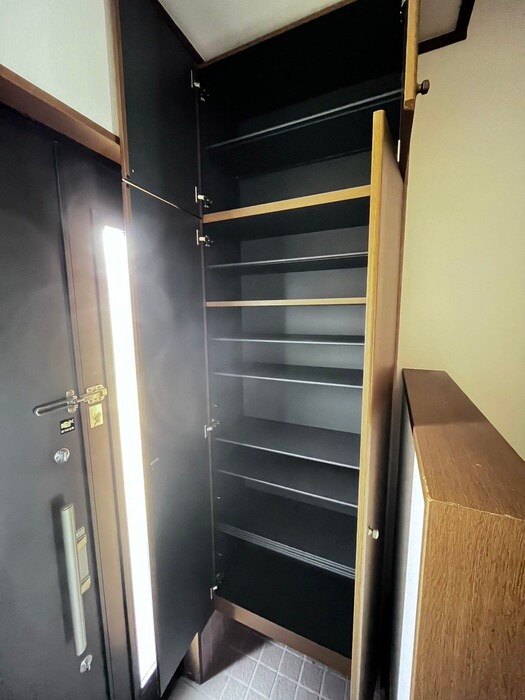 物件内観写真7　(靴箱)