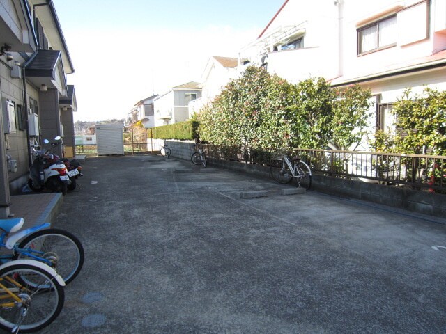 物件外観写真3　(駐車場)