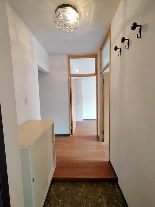 物件内観写真7　(玄関)