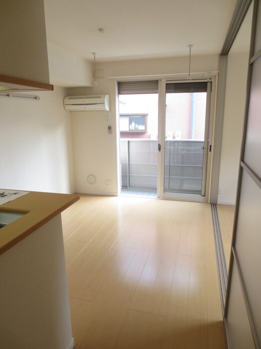 物件内観写真9　(室内からの展望)