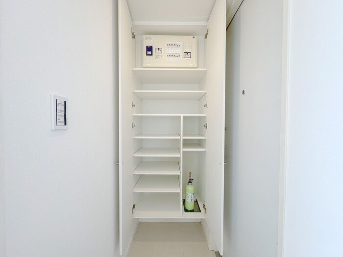 物件内観写真15　(靴箱)