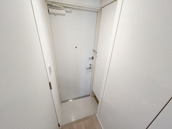 物件内観写真16　(玄関)