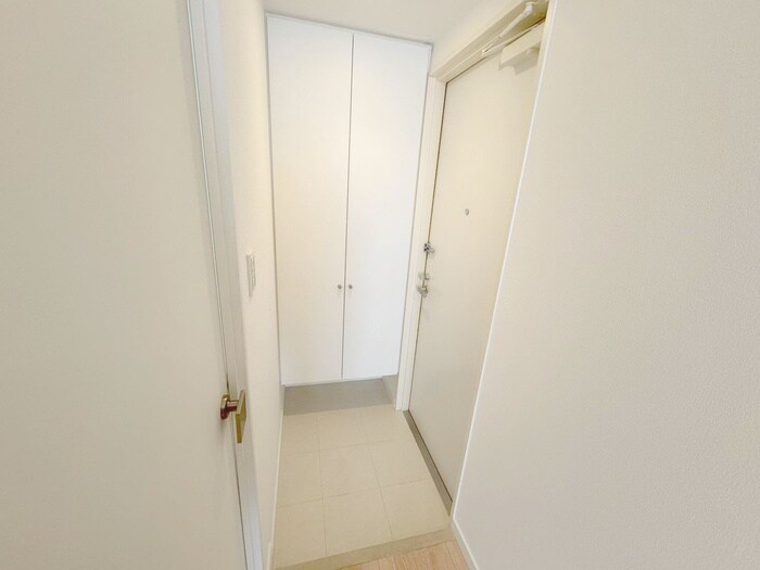 物件内観写真16　(玄関)