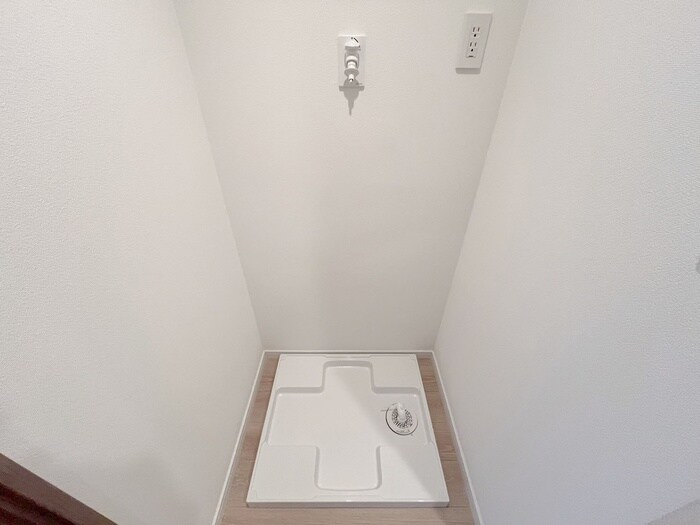 物件内観写真17　(洗濯機置場)