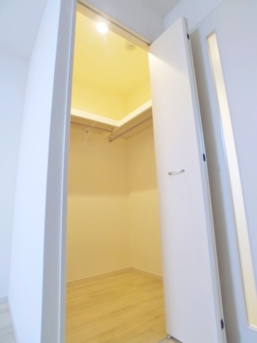 物件内観写真12　(収納)