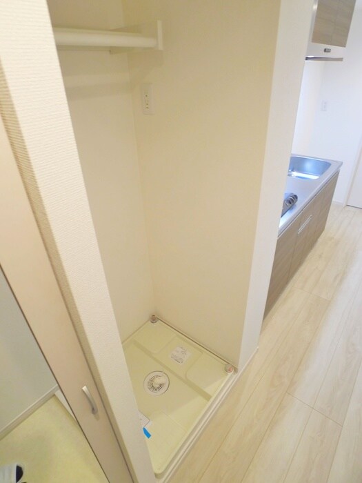 物件内観写真14　(洗濯機置場)