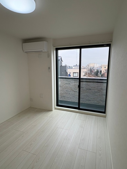 物件内観写真3　(居室)