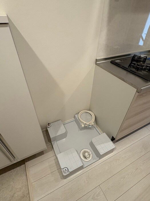 物件内観写真6　(洗濯機置場)