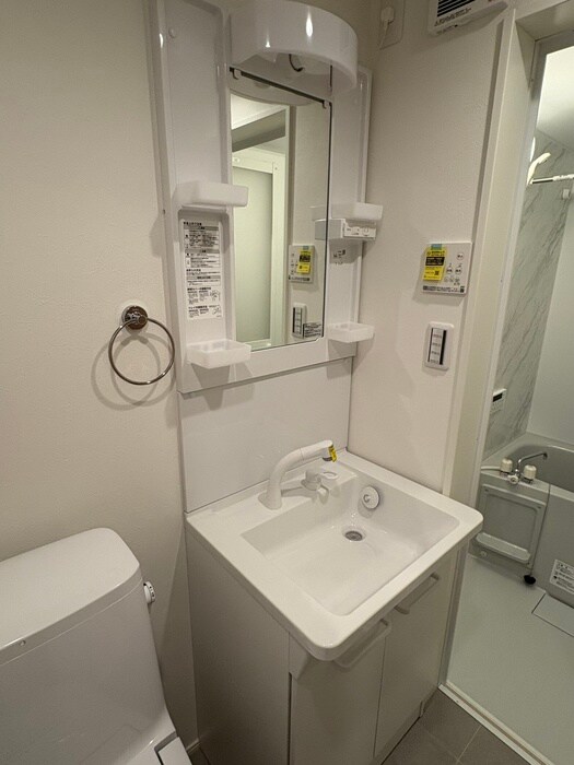 物件内観写真8　(洗面)