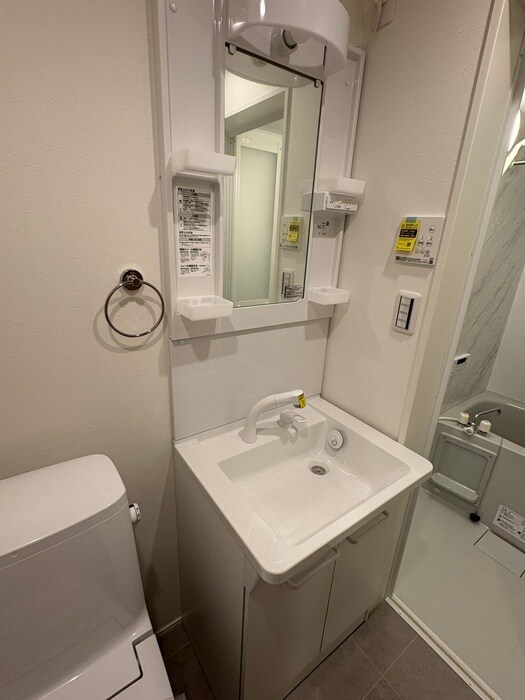 物件内観写真8　(洗面)